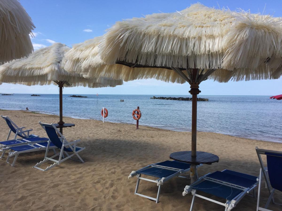 Hotel Mare Blu Francavilla Al Mare Exterior photo