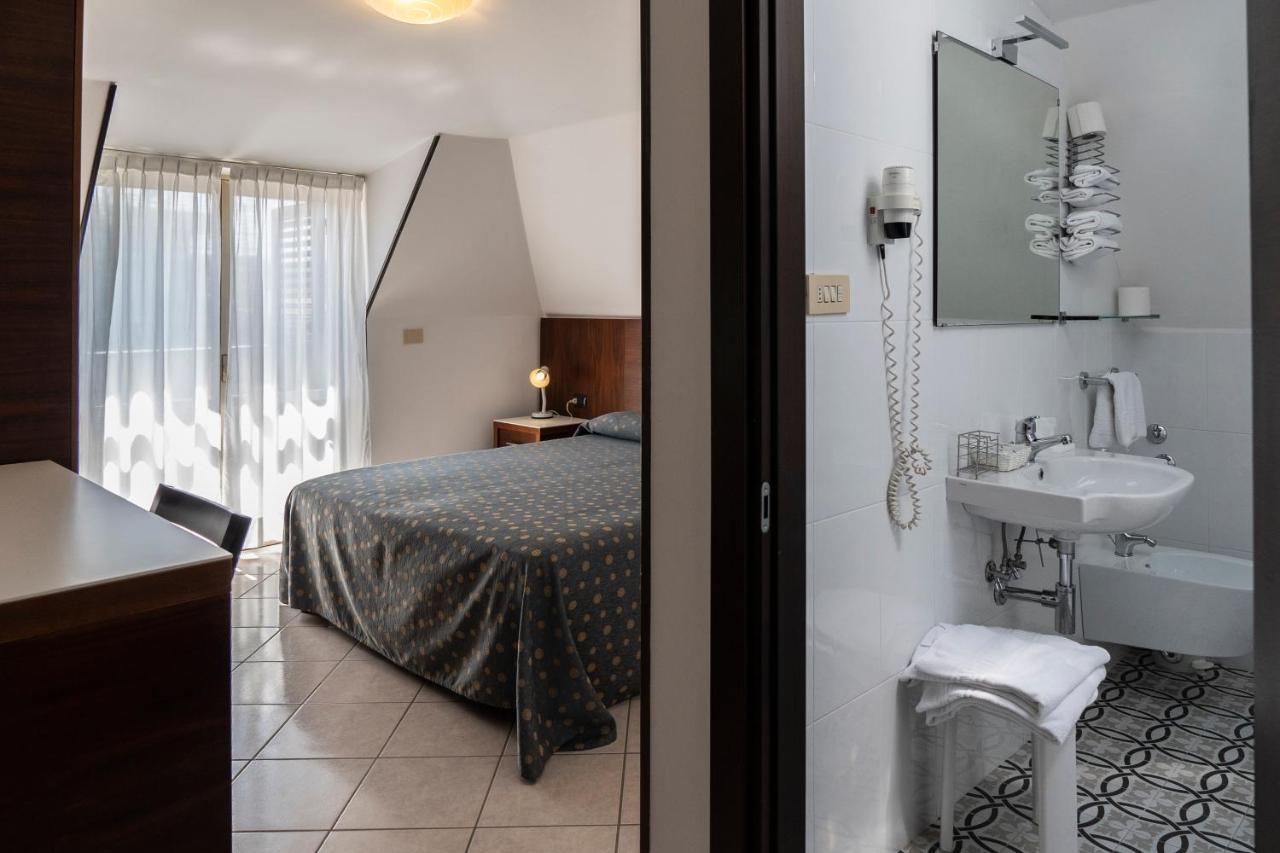 Hotel Mare Blu Francavilla Al Mare Exterior photo