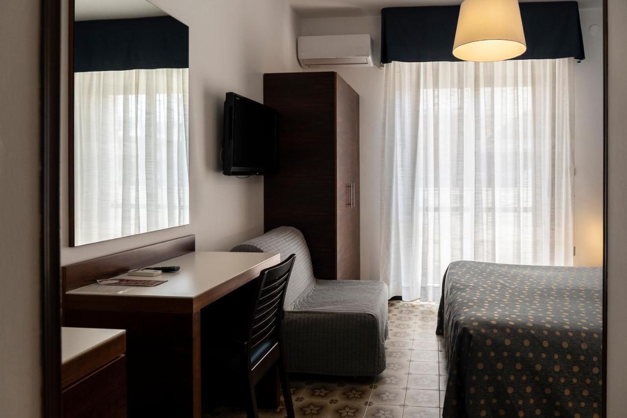 Hotel Mare Blu Francavilla Al Mare Exterior photo