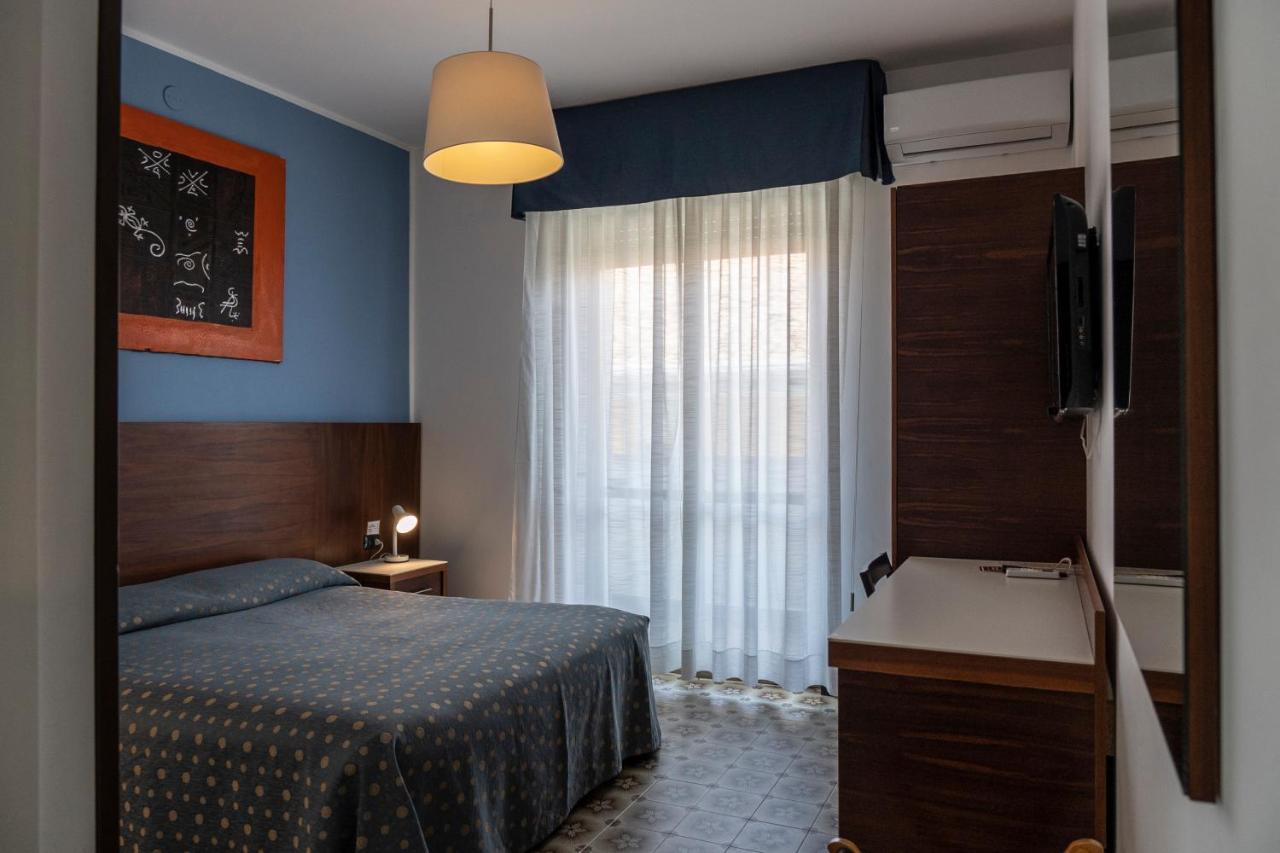 Hotel Mare Blu Francavilla Al Mare Exterior photo